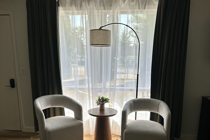 Room 5 of 17