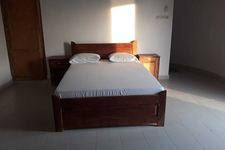 Room 10 of 90