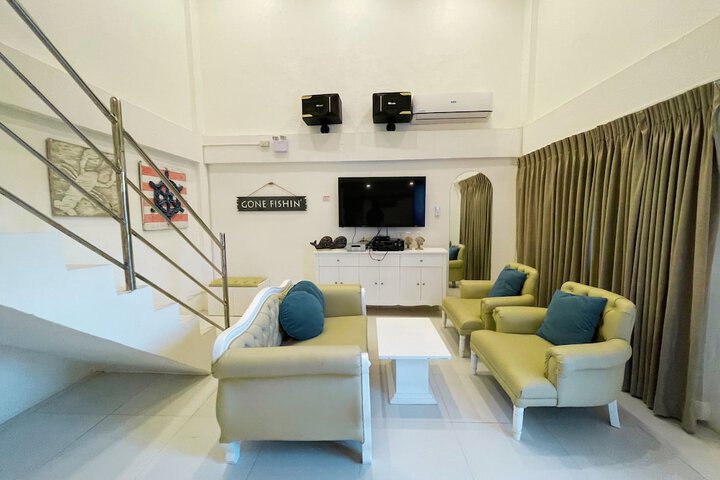 Room 38 of 106