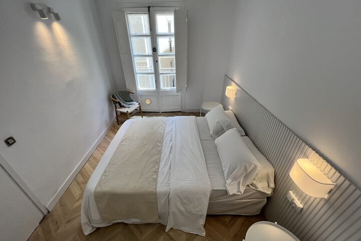 Room 5 of 62