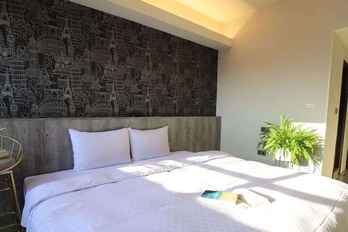 Room 5 of 31
