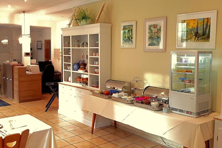 Breakfast/Coffee Service 69 of 108