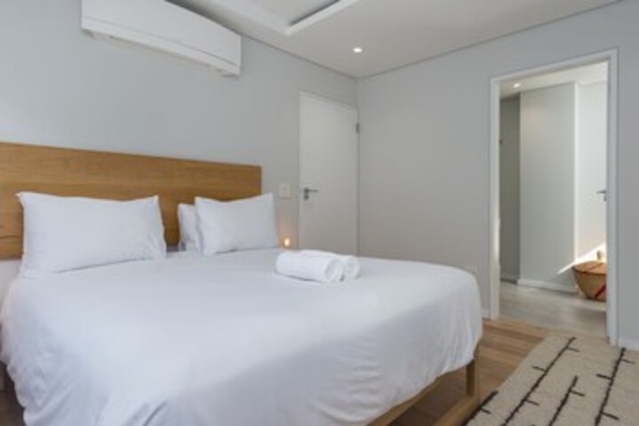 Room 9 of 20