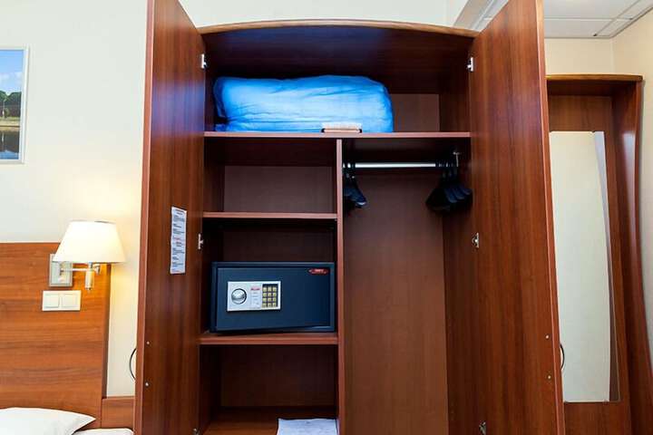 Room 59 of 115
