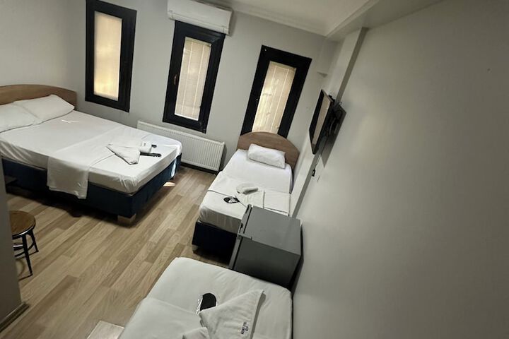 Room 9 of 19