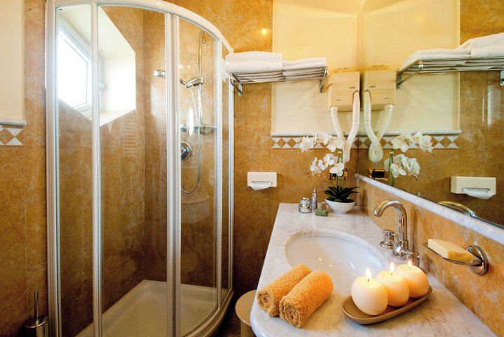 Bathroom Interior Photo