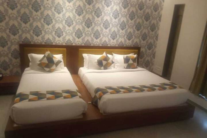 Room 3 of 11
