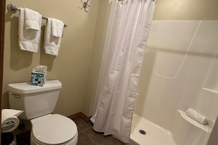 Room 165 of 220