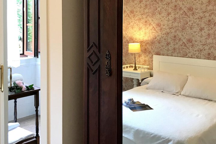 Room 4 of 36