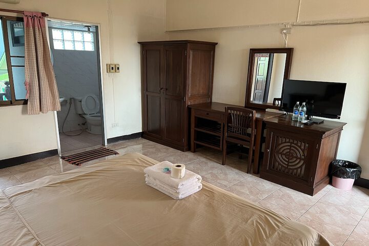 Room 7 of 37