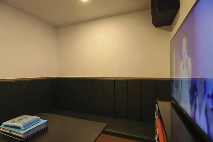 Room 53 of 109