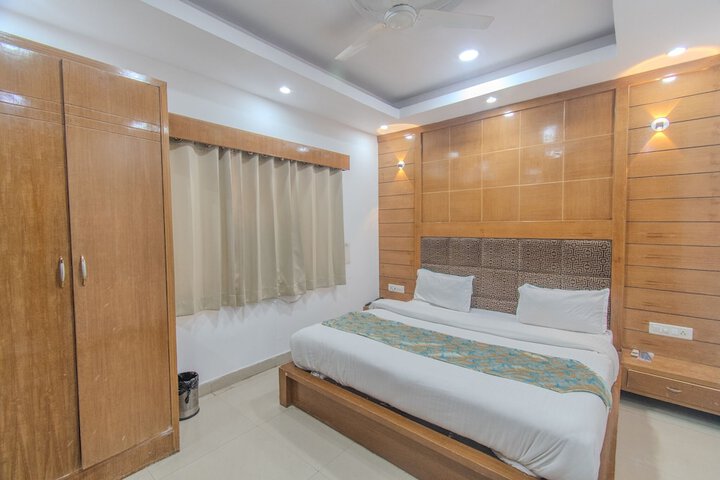 Room 33 of 70