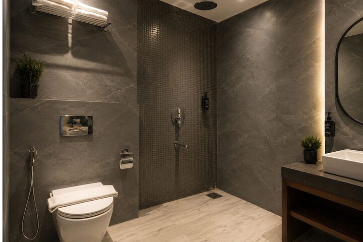 Room 33 of 51