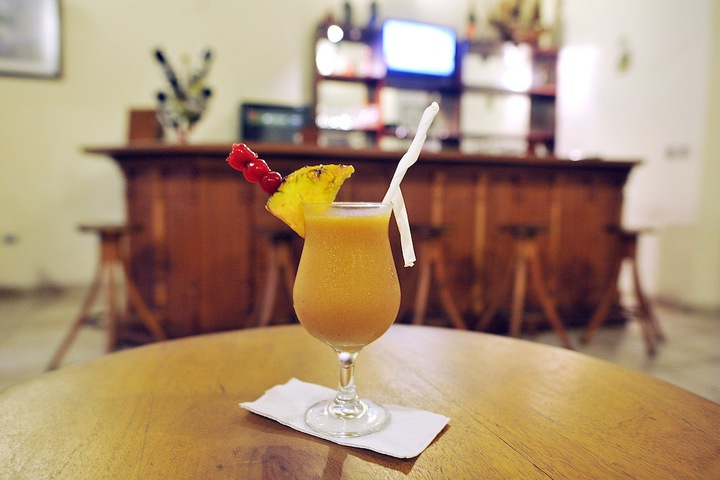 Sports bar