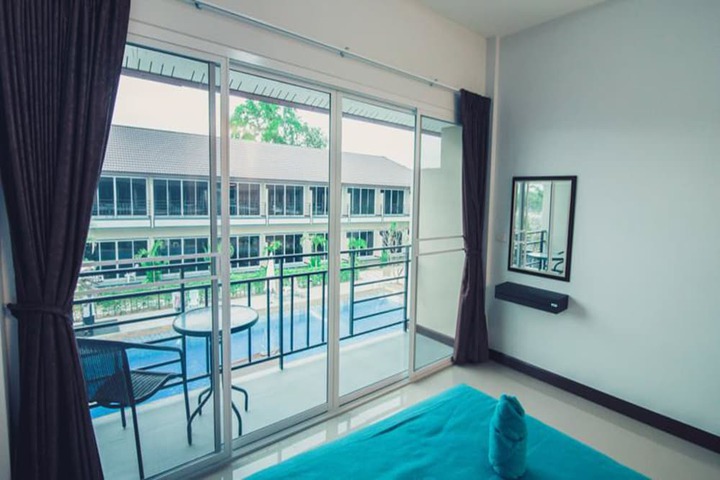 Room 5 of 18
