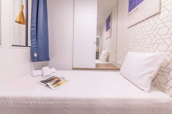 Room 33 of 171