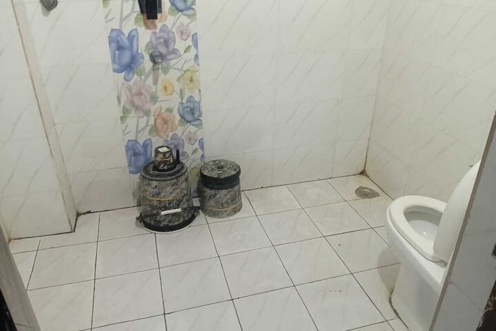Room 8 of 10