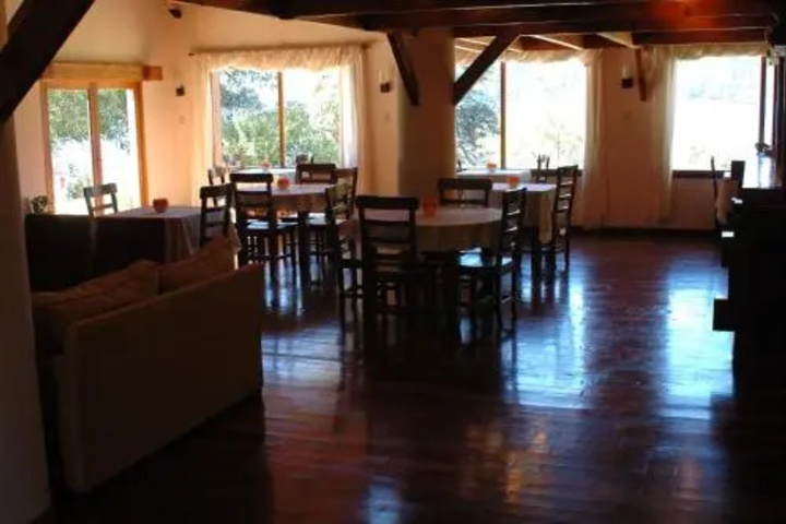 Dining 10 of 13
