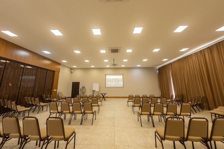 Business Center 68 of 82