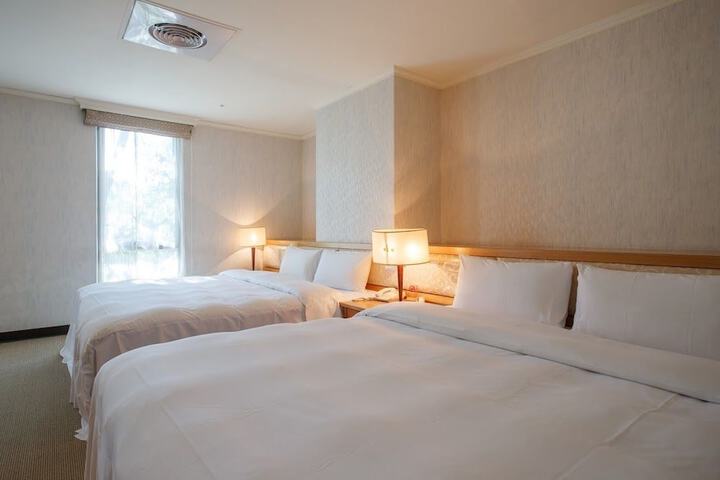 Room 21 of 40