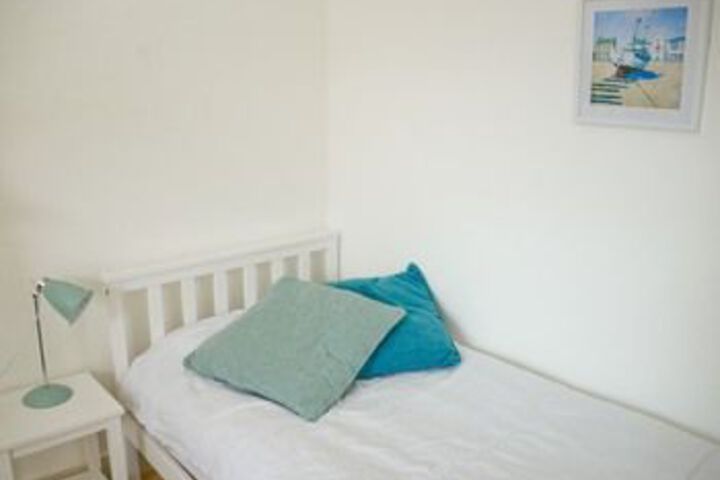 Room 4 of 20