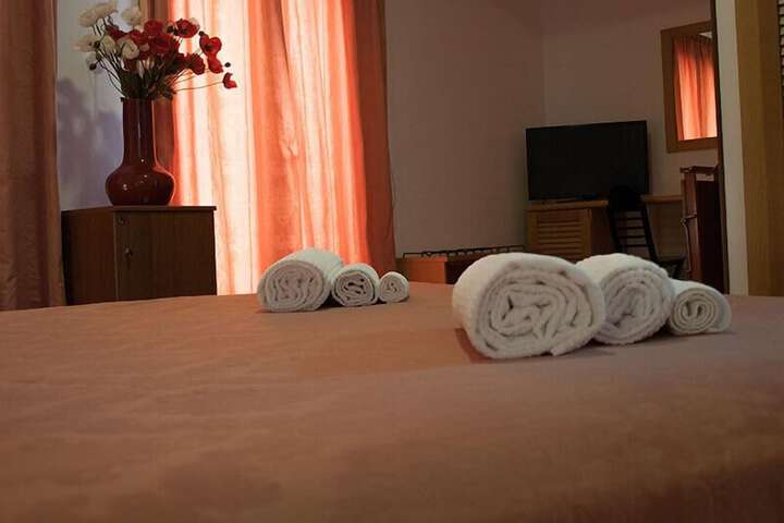 Room 9 of 41
