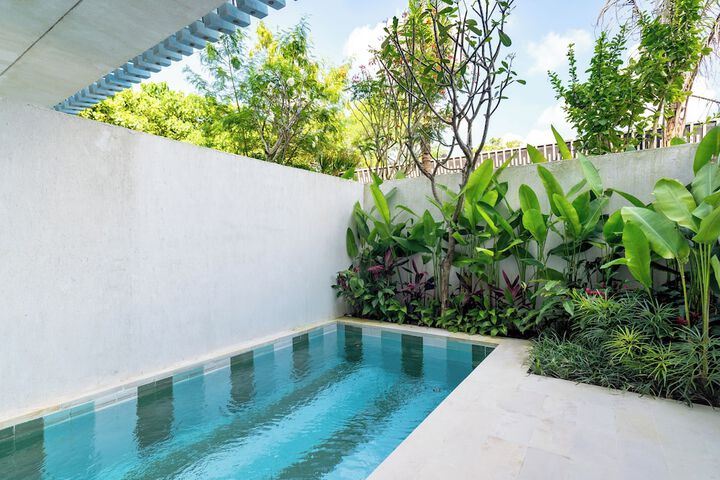 Pool 26 of 44