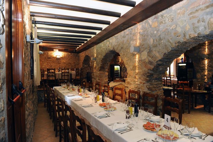 Dining 54 of 64