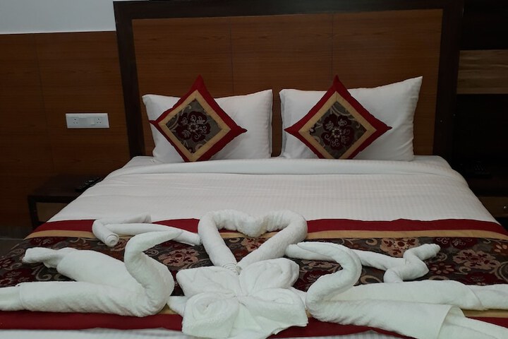 Room 6 of 44