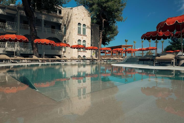 Pool 69 of 86