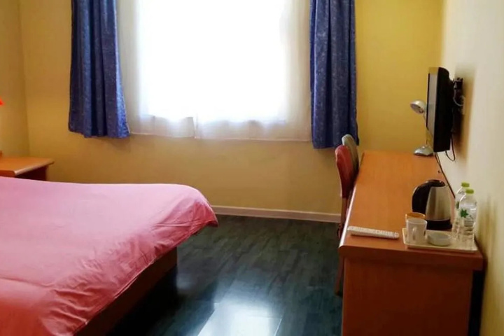 Room 7 of 11