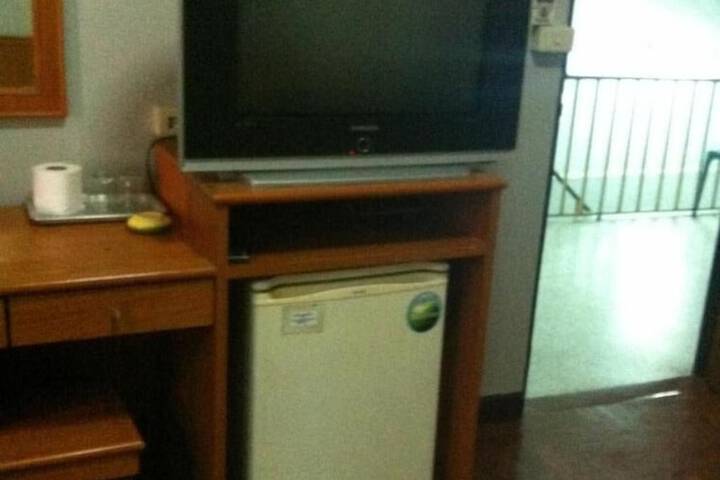 Room 8 of 37