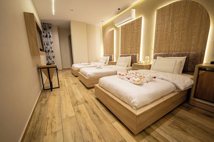 Room 44 of 109
