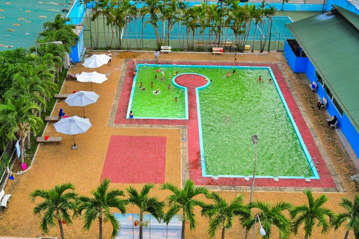 Pool 9 of 17