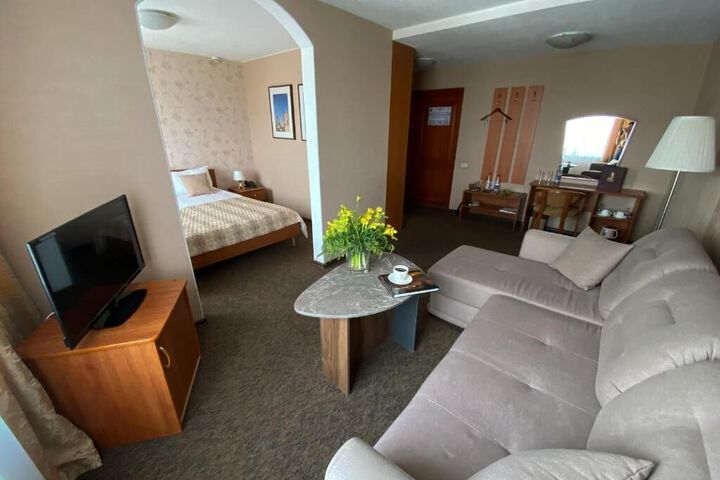 Room 32 of 102