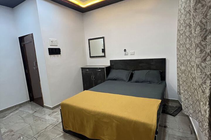 Room 14 of 50