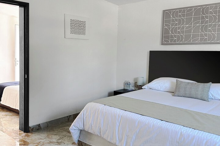 Room 13 of 20