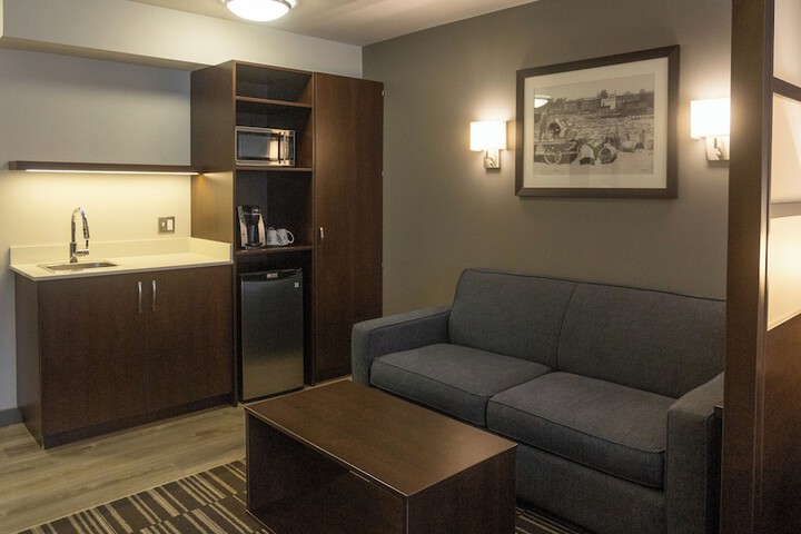 Room 19 of 83