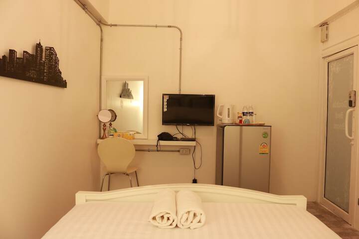 Room 16 of 37
