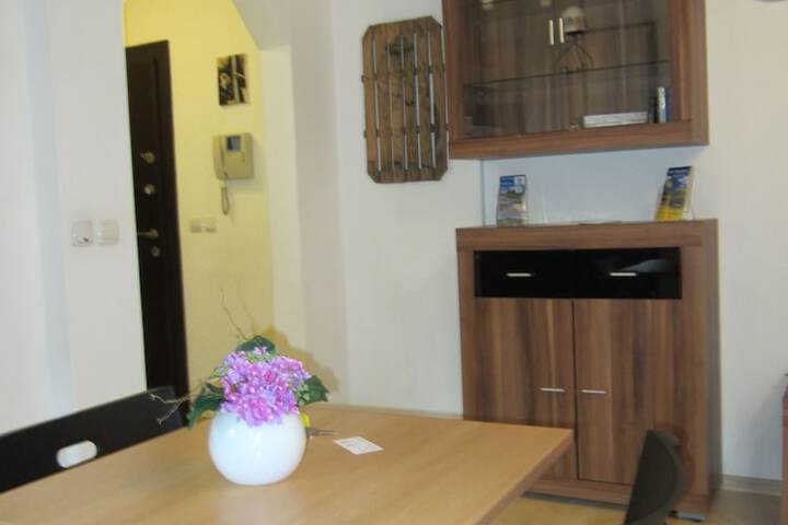 Room 6 of 7