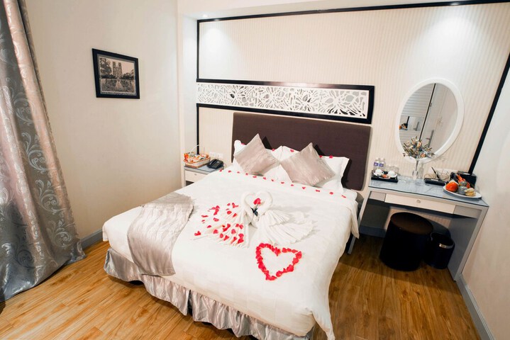 Room 6 of 35