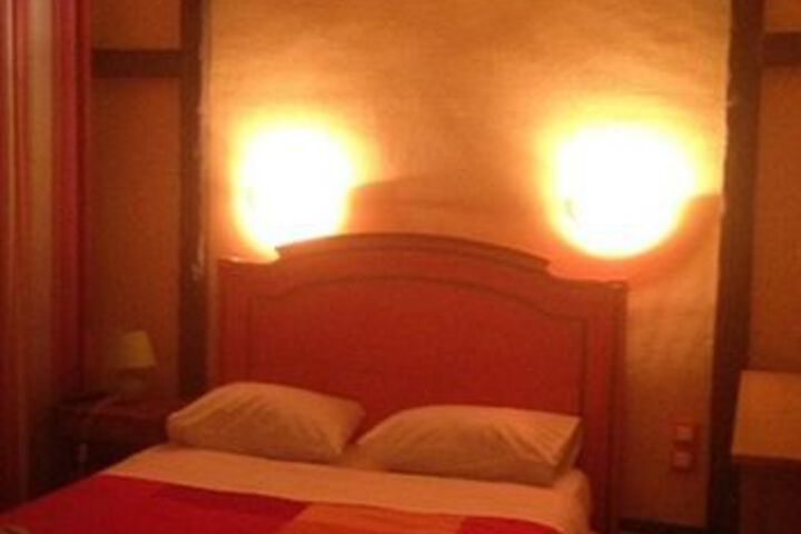 Room 8 of 23