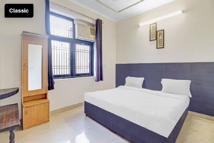 Room 5 of 14