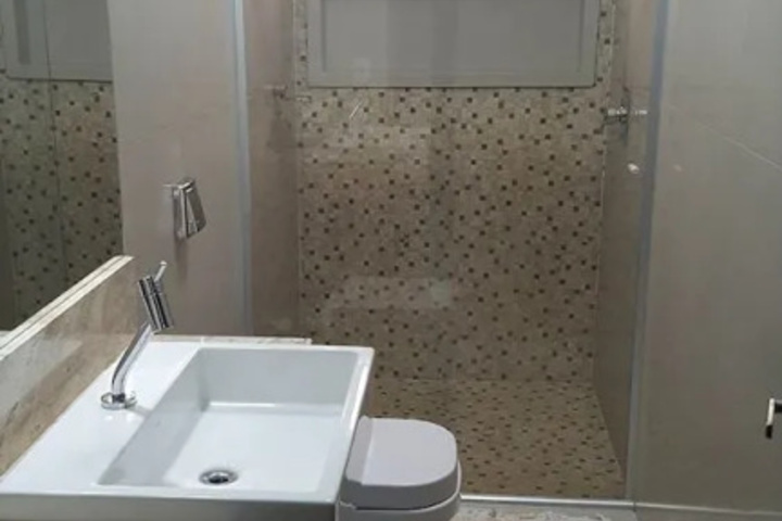 Room 8 of 15
