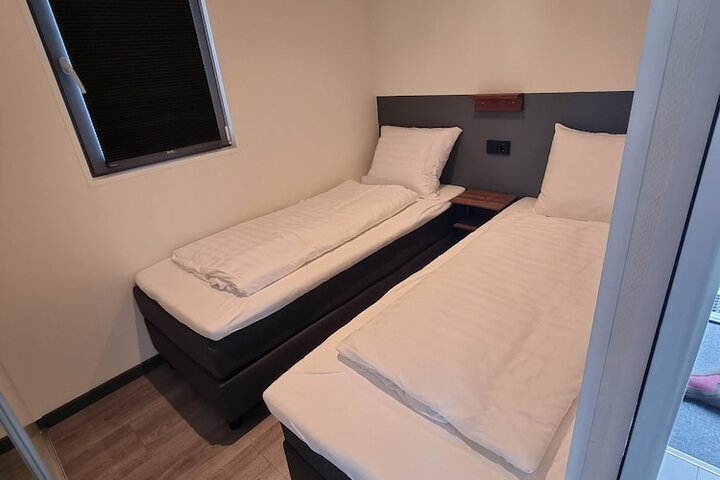 Room 4 of 12