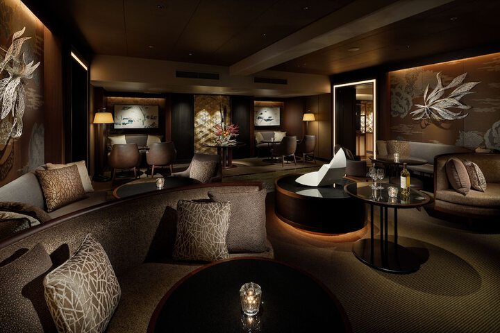 Lounge 214 of 239