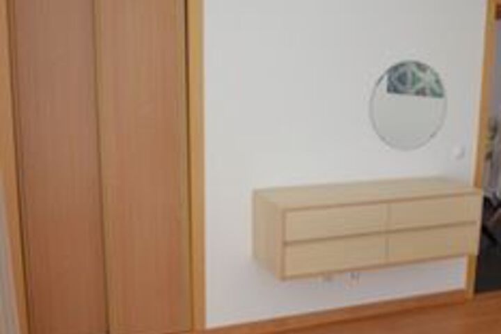 Room 11 of 18