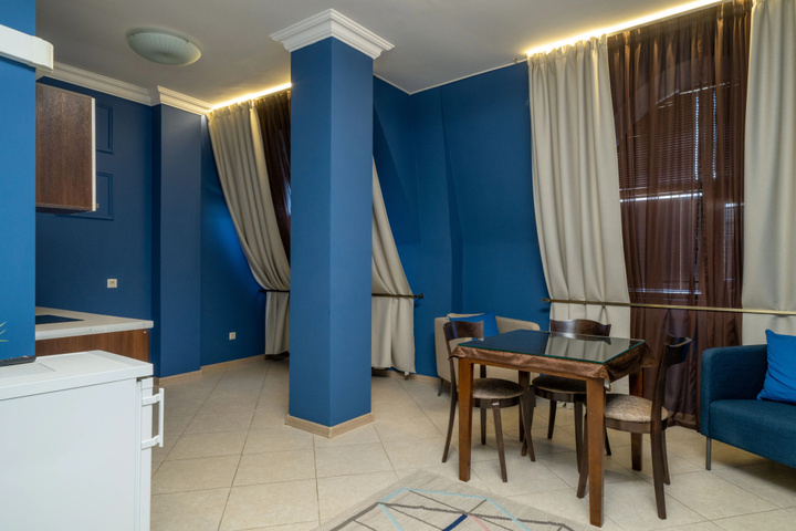Room 13 of 48