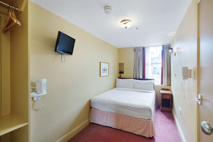 Room 15 / 31