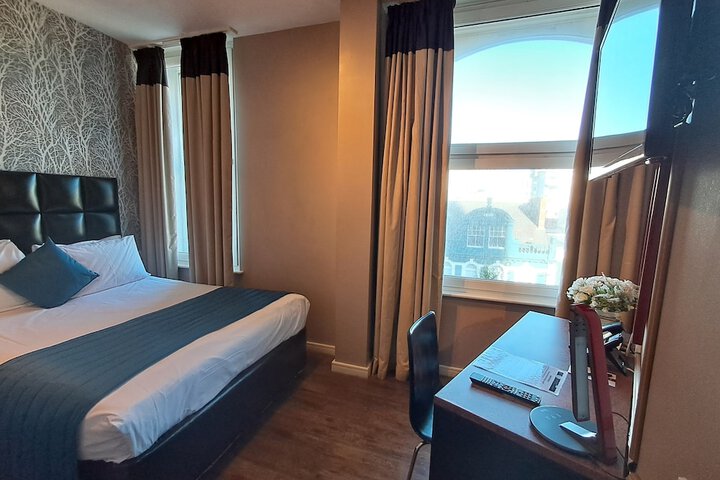 Room 71 of 182